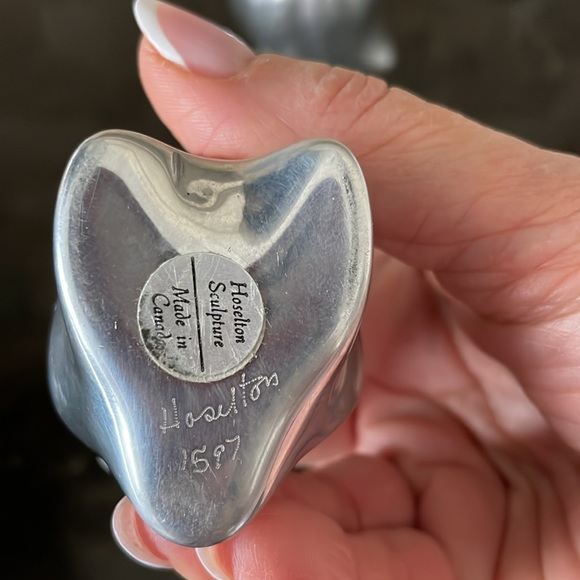 Set of Hoselton Canada penguin cast aluminum sculptures. - Picture 7 of 7